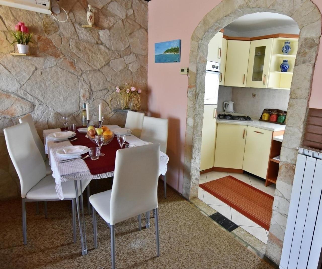 Appartement In Savudrija Mit Grosser Terrasse Bašanija المظهر الخارجي الصورة